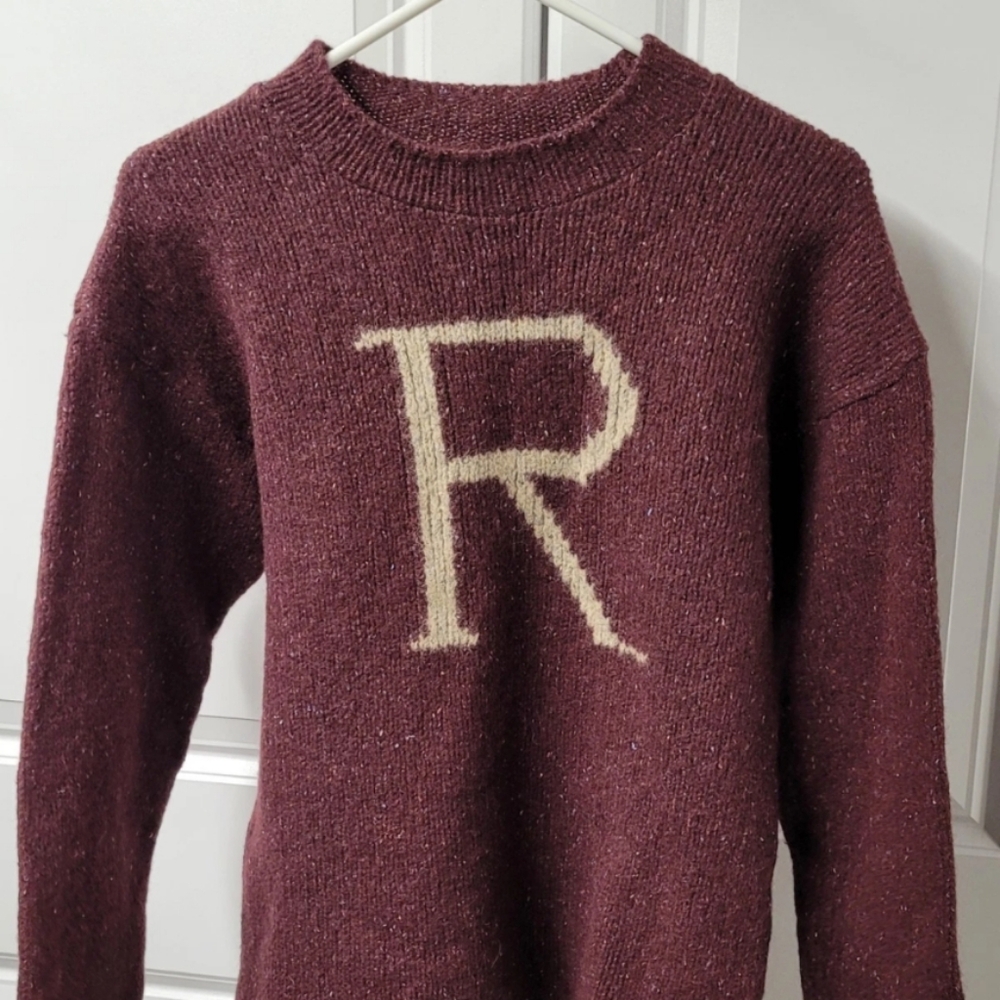 Harry Potter Sweater Women's Size: Small The wizarding world of Harry Potter